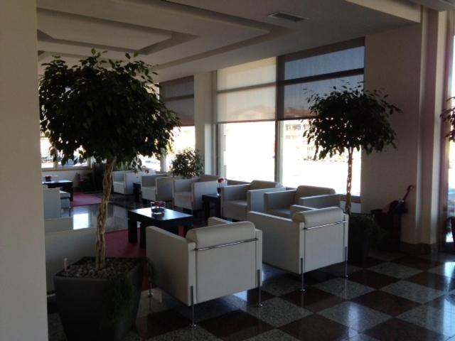 Hotel Adelma โอซนาโย ภายนอก รูปภาพ
