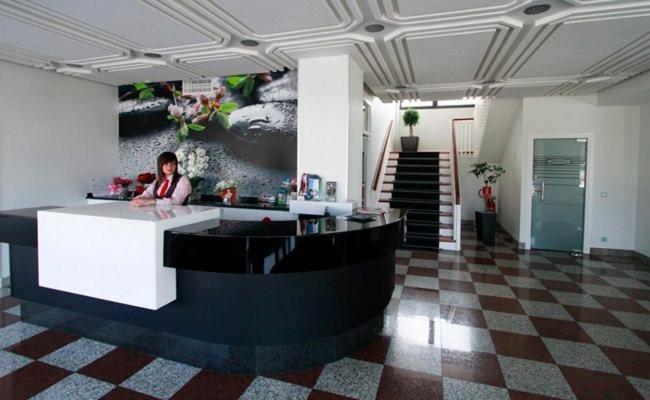 Hotel Adelma โอซนาโย ภายนอก รูปภาพ