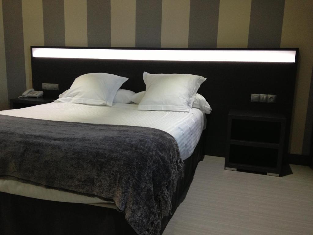 Hotel Adelma โอซนาโย ห้อง รูปภาพ