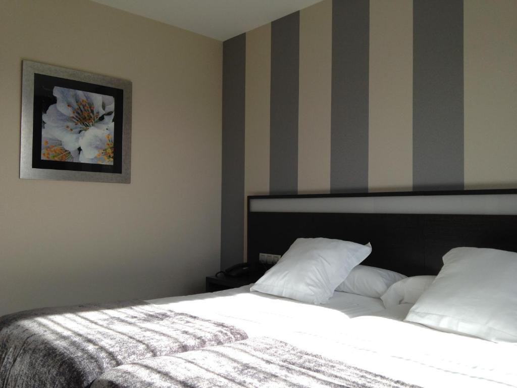 Hotel Adelma โอซนาโย ห้อง รูปภาพ