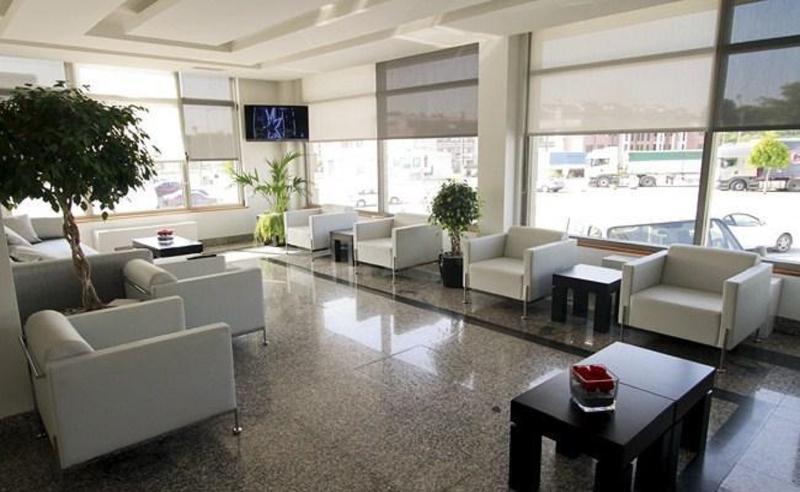 Hotel Adelma โอซนาโย ภายนอก รูปภาพ